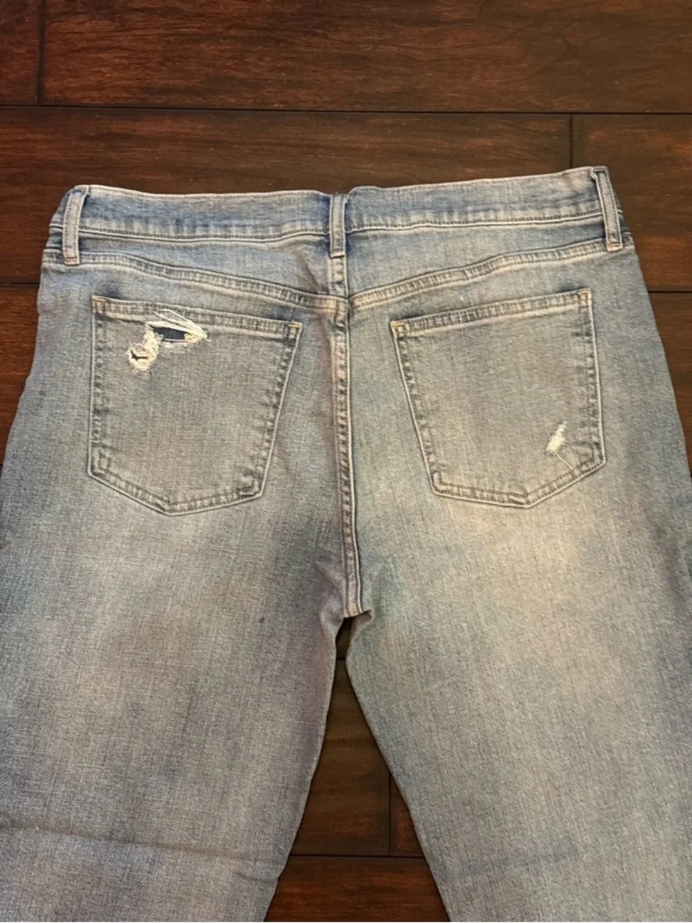 GAP Girlfriend Jeans Mid Rise Distressed Size 31/12L - Picture 8 of 11